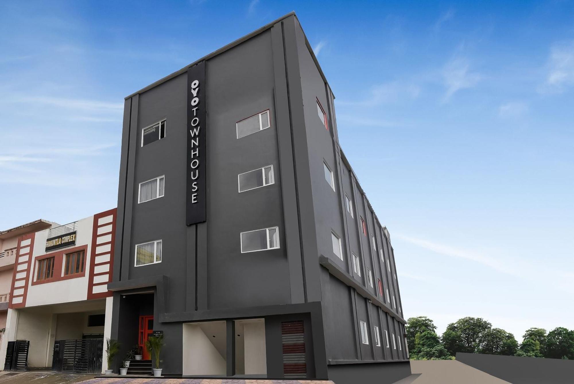 Hotel Townhouse The Awadh Airport Near Chaudhary Charan Singh International Airport Bijnaur Exterior foto