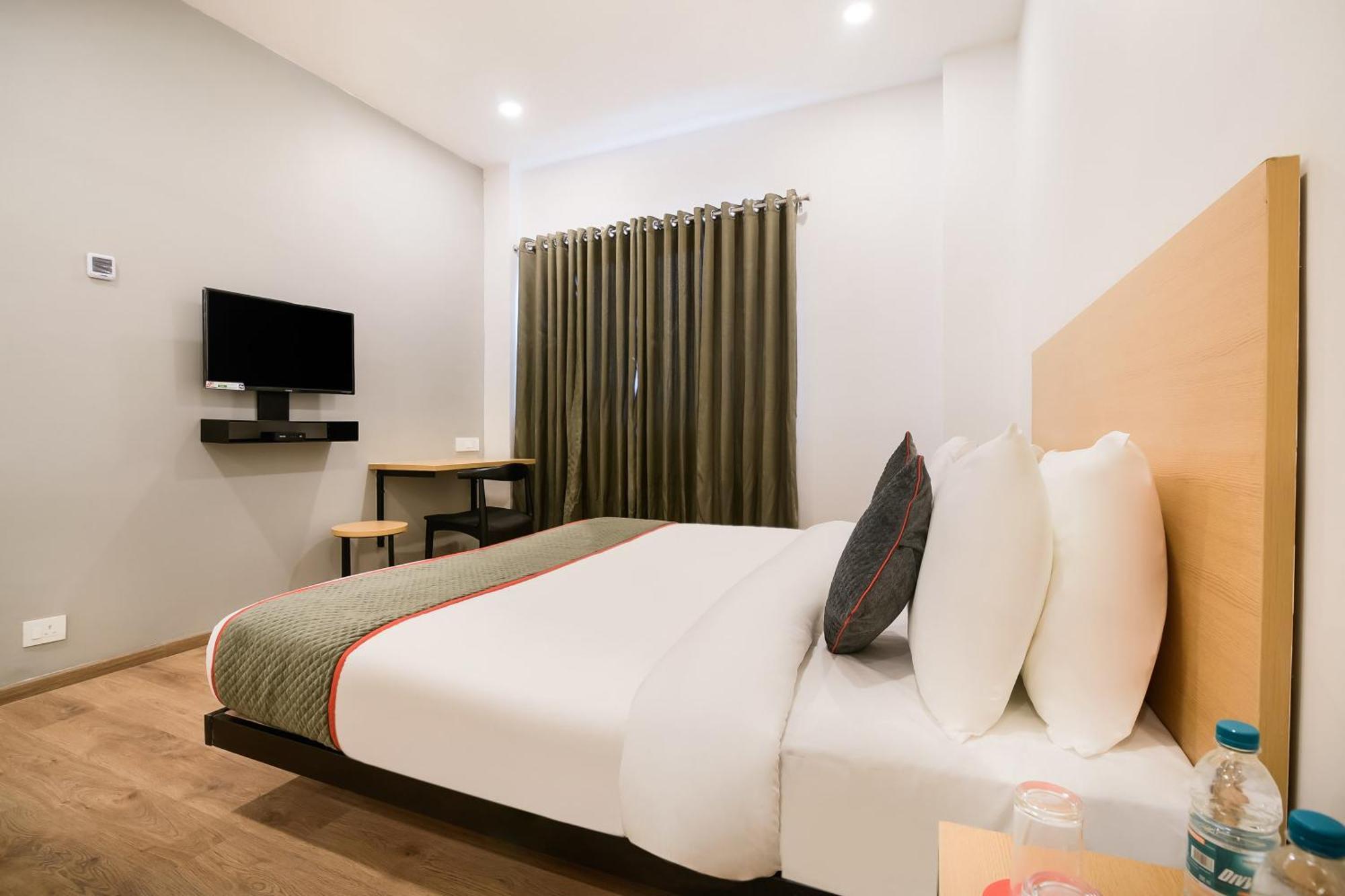 Hotel Townhouse The Awadh Airport Near Chaudhary Charan Singh International Airport Bijnaur Exterior foto
