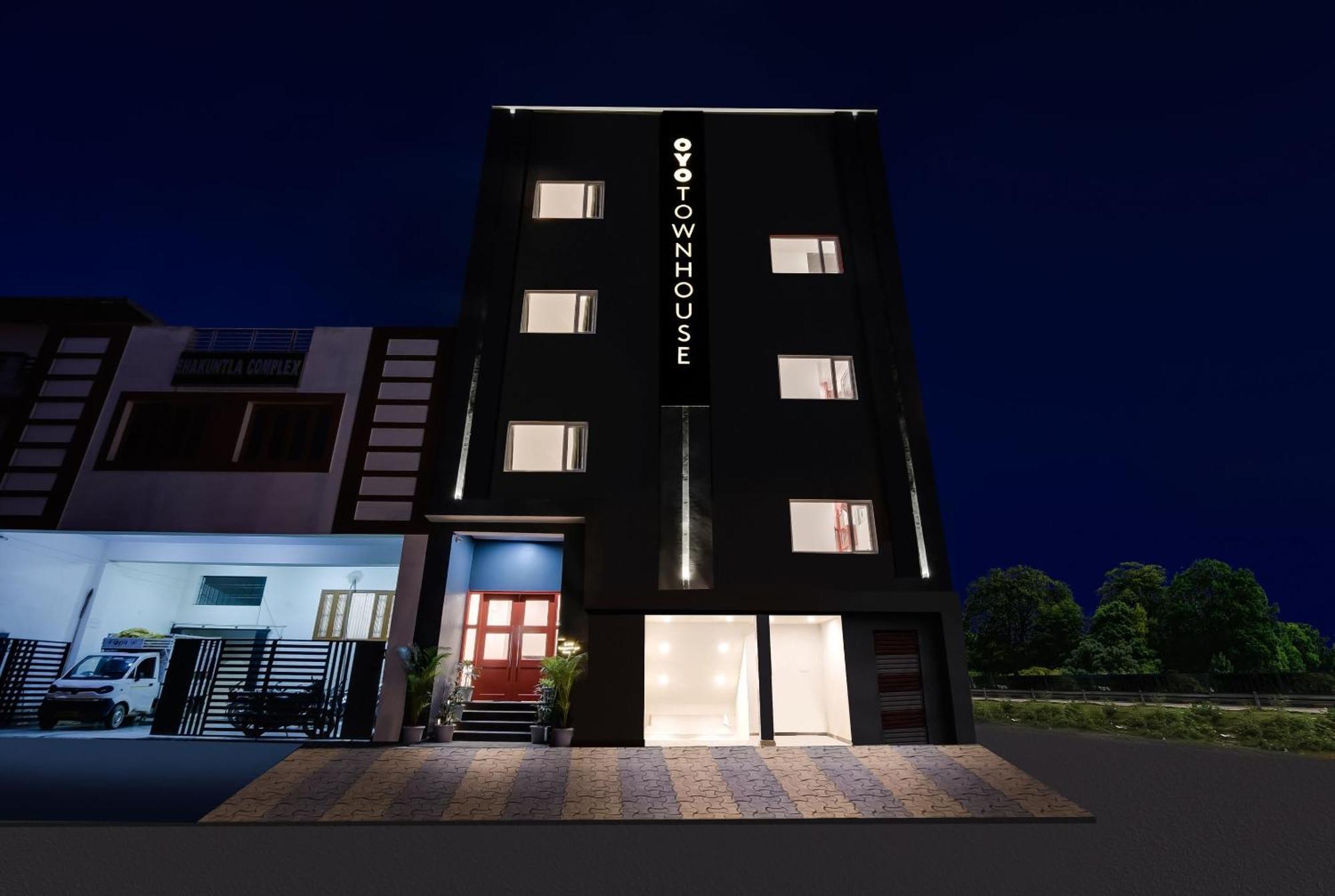 Hotel Townhouse The Awadh Airport Near Chaudhary Charan Singh International Airport Bijnaur Exterior foto